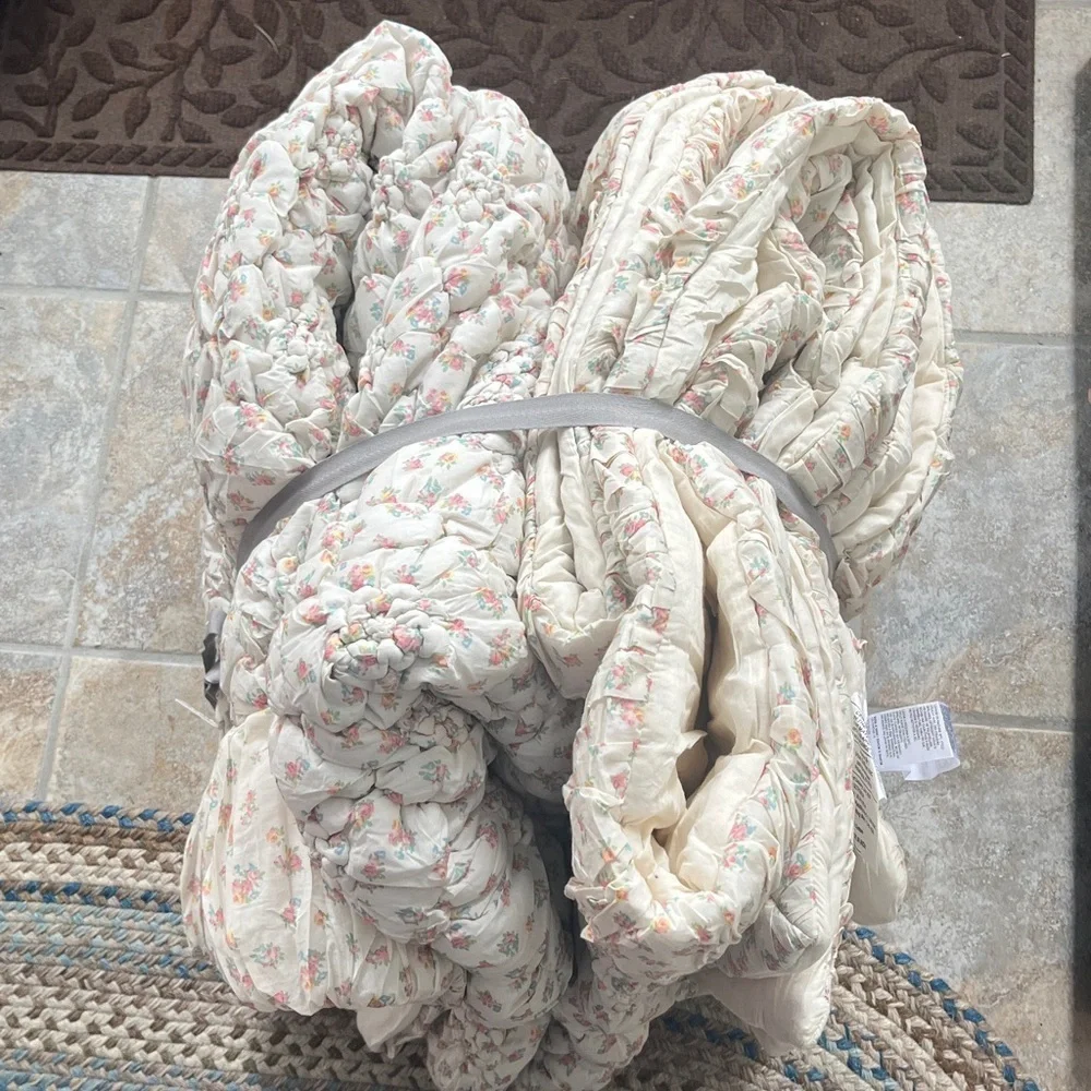 Anthropologie Dahlia Cotton Voile Floral Printed Textured Quilt Size Queen NWT